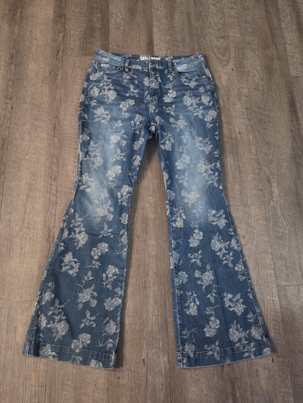 Idyllwind High Risin Floral Drive Flare Jeans Blue Rose Woven Denim Y2K
